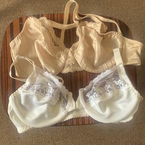 Two bras size 34B